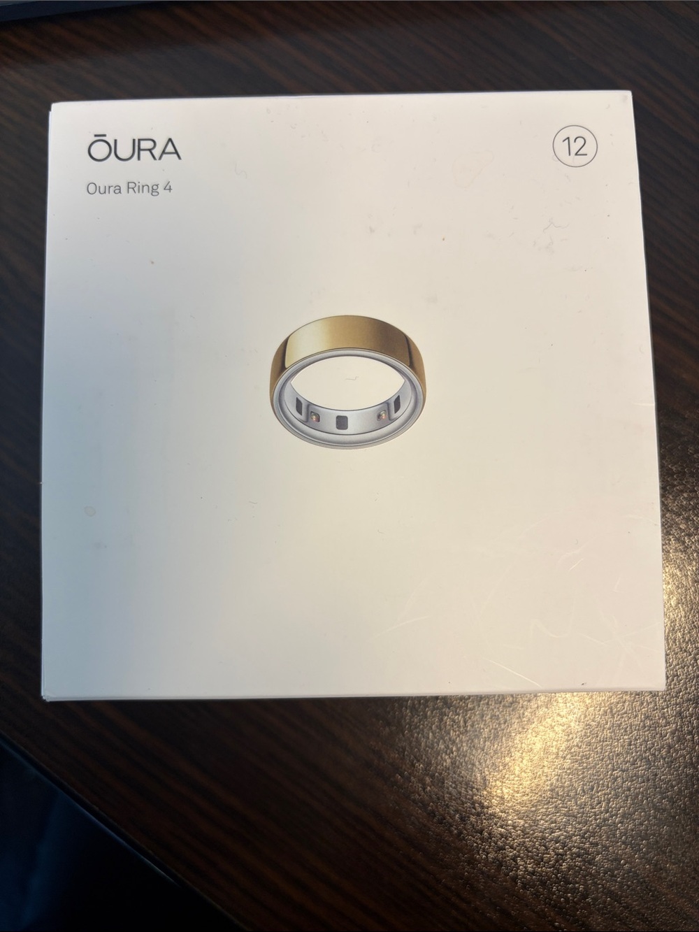 Oura Gold Women's Smart Ring - Sleek Metallic Finish